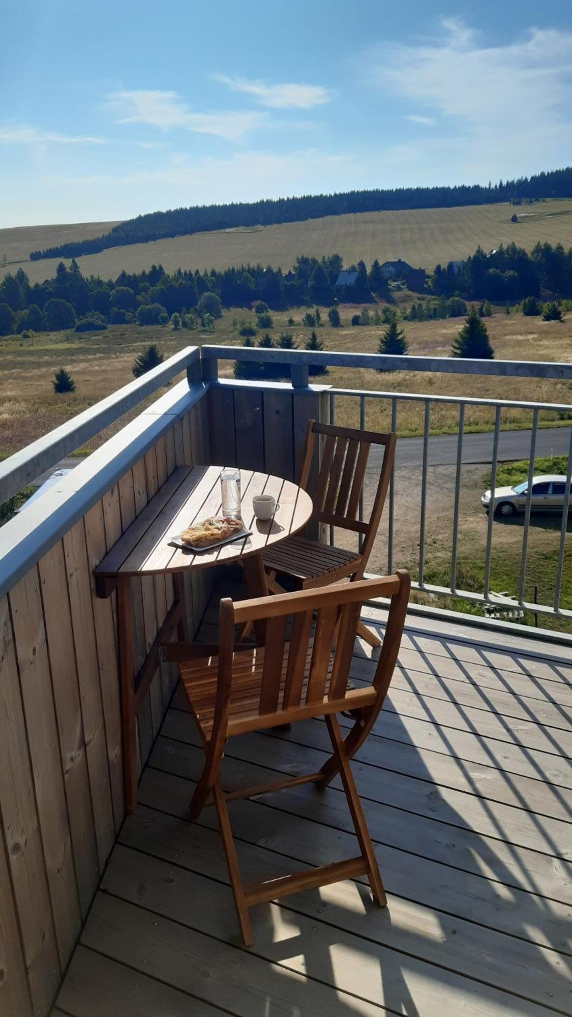 Mezonetovy Apartman Se Dvema Balkony A Vyhledem Loučná pod Klínovcem Dış mekan fotoğraf