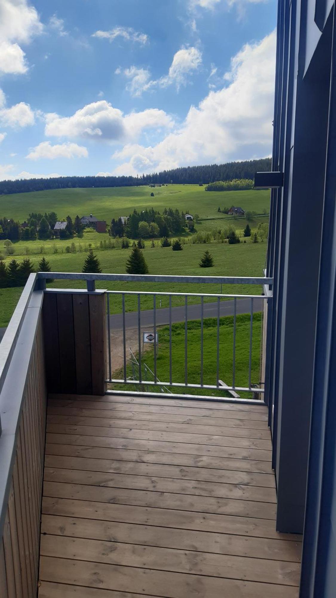 Mezonetovy Apartman Se Dvema Balkony A Vyhledem Loučná pod Klínovcem Dış mekan fotoğraf